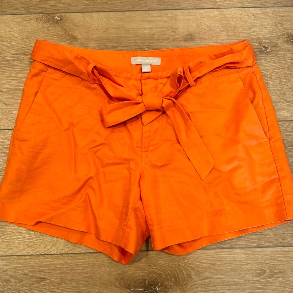 Banana Republic belted shorts